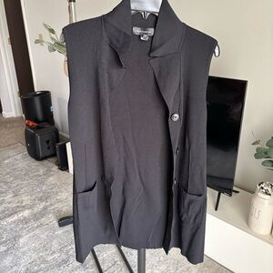 Cable & Gauge Women's Black Sleeveless Blazer with pockets